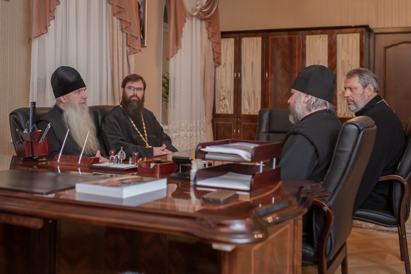 Епископ Шахтинский и Миллеровский Симон и епископ Каменский и Камышловский Мефодий обсудили перспективу развития работы по помощи наркозависимым в Шахтинской епархии