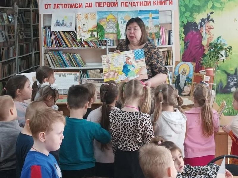 Книжная выставка православных книг XVII–XIX веков прошла в библиотеке имени Гайдара