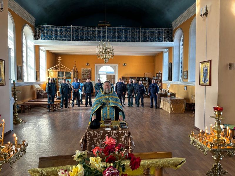 Молебен перед иконой Божией Матери "Неопалимая Купина" в станице Обливской