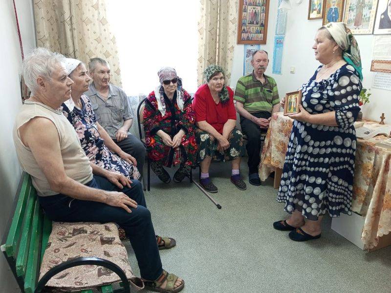В доме престарелых поселка Садовый прошло занятие по Закону Божьему   