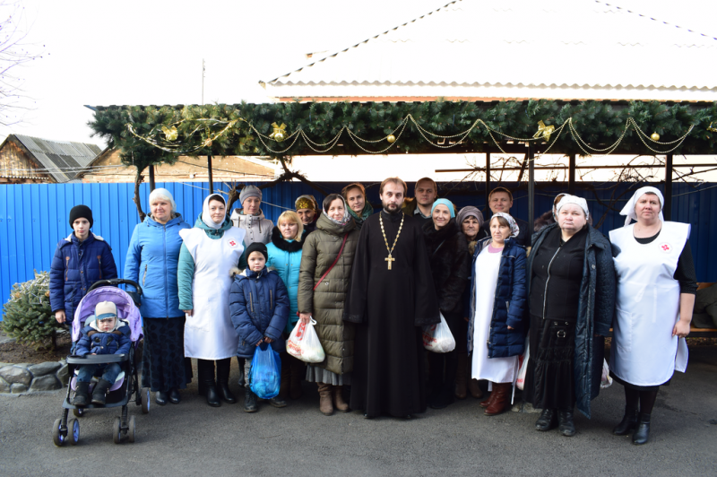 Сестры милосердия Марфо-Мариинского сестричества передали адресную помощь семьям, находящимся в тяжелой жизненной ситуации