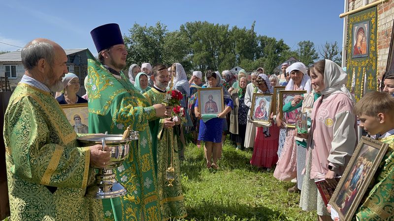 В День Святого Духа в хуторе Грачев отметили престольный праздник
