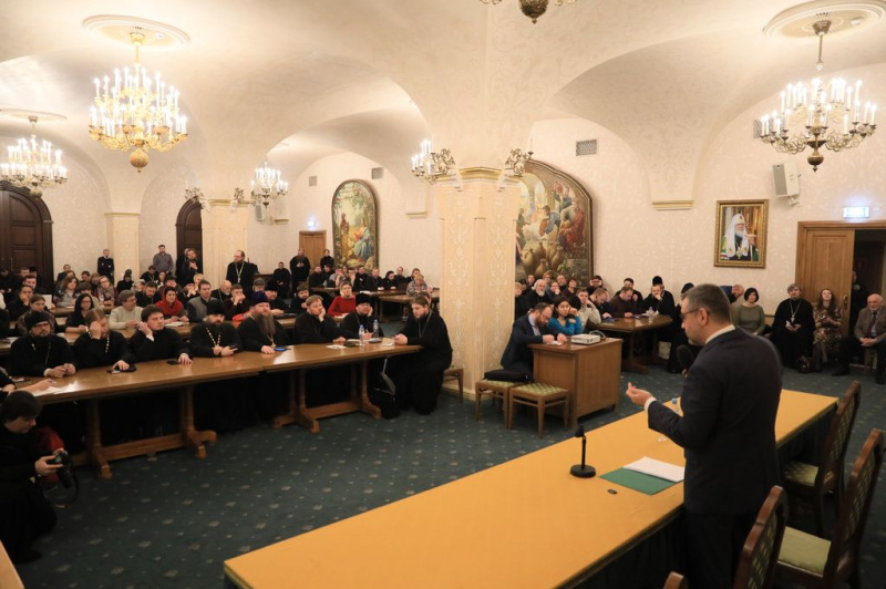 Представители Шахтинской епархии приняли участие во встрече с председателем Отдела по взаимоотношениям Церкви с обществом и средствами массовой информации В.Р. Легойдой