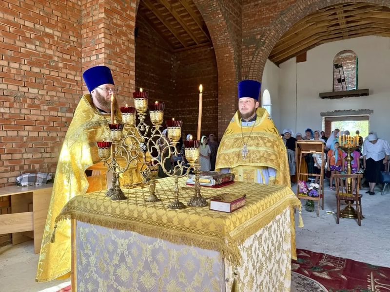 В хуторе Пичугин Чернышевского благочиния совершено соборное Богослужение