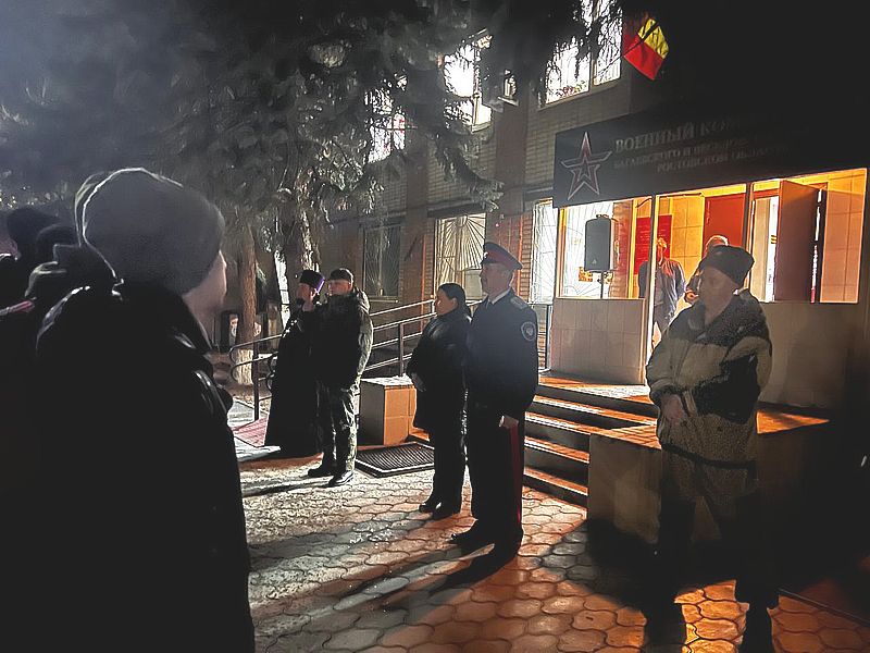Священник принял участие в торжественной отправке призывников на срочную военную службу в Военном Комиссариате станицы Багаевской