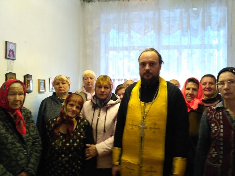 Иерей Антоний Бережной совершил молебен в хуторе Марьян Чертковского района