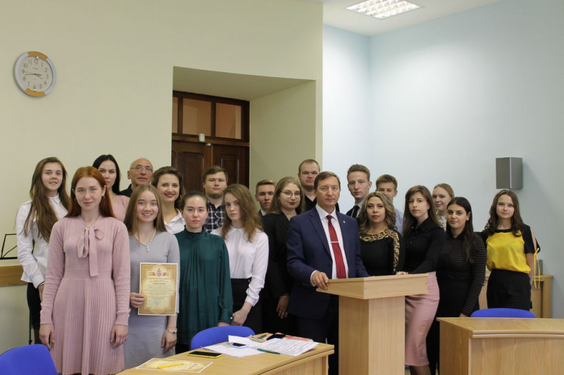 Шахтинская епархия провела научно-просветительский проект «Свет Христов просвещает всех: символика и образы света в православной культуре»