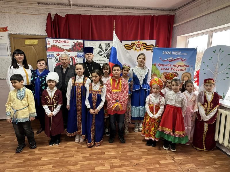 В хуторе Усьмане торжественно открыли Год единства народов России