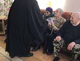 Благочинный Кашарского округа протоиерей Игорь Жевердан с Рождественским Святками посетил престарелый дом инвалидов с. Верхнесвечниково