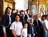 Воспитанники воскресной школы «Светочъ» поздравили со Светлым Христовым Воскресением духовенство и прихожан храма Донской иконы Божией Матери г. Новошахтинска