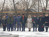 Благочинный приходов Донецкого округа принял участие в патриотическом мероприятии «Поклон глубокий до земли героям павшим и живущим»