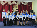 По случаю дня рождения Преосвященнейшего епископа Симона в духовно-просветительском центре кафедрального собора г. Шахты состоялся концерт детского архиерейского хора