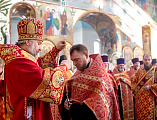 Праздник Светлого Христова Воскресения в Покровском кафедральном соборе города Шахты продолжился великой вечерней
