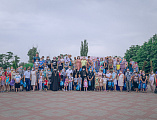 В День семьи любви и верности на Соборной площади города Шахты чествовали многодетные семьи