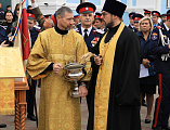 На площади Покровского кафедрального собора города Шахты прошло построение лучшего кадетского корпуса в России по случаю торжественной церемонии присяги и вручения первых погон молодым кадетам