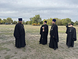 Преосвященнейший епископ Симон с архипастырским визитом посетил строящийся храм в хуторе Пичугин