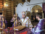 В Неделю 4-ю Великого поста, преподобного Иоанна Лествичника Преосвященнейший епископ Симон совершил Божественную литургию в храме Екатерининского архиерейского подворья г. Красный Сулин