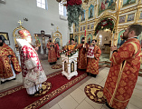 В пятницу Светлой седмицы Преосвященнейший епископ Симон совершил Божественную литургию в храме Святой Троицы города Каменск-Шахтинский