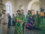 Накануне дня памяти благоверного святого великого князя Александра Невского Преосвященнейший епископ Симон совершил всенощное бдение в Александро-Невском храме г. Шахты