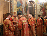 Праздников Праздник и Торжество из Торжеств. В праздник Светлого Христова Воскресения в Покровском кафедральном соборе г. Шахты состоялось торжественное богослужение