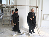 Преосвященнейший епископ Симон ознакомился с ходом строительства храма великомученика Пантелеимона в городе Миллерово