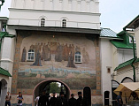 В Свято-Троицкой Сергиевой Лавре Преосвященнейший епископ Симон совершил молебное пение в храме Святой Троицы у мощей преподобного Сергия Радонежского