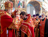 Праздник Светлого Христова Воскресения в Покровском кафедральном соборе города Шахты продолжился великой вечерней