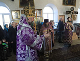 В поминальную субботу Великого поста Преосвященнейший епископ Симон совершил Божественную литургию и панихиду в храме святителя Тихона Задонского пос. Тарасовский