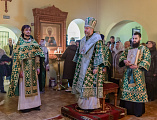 Праздничную Литургию по случаю престольного дня храма святой Ксении Петербургской города Шахты возглавил Преосвященнейший епископ Симон