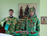 В престольный праздник Преосвященнейший епископ Симон совершил Божественную литургию в храме преподобного Паисия Святогорца при епархиальном реабилитационном центре для наркозависимых х. Маркин