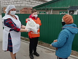 Благочинный приходов Нижнедонского округа принял участие в раздаче помощи нуждающимся в рамках благотворительного марафона «Корзина доброты» 