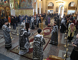 Епископ Симон совершил утреню Великого Пятка с чтением двенадцати страстных Евангелий
