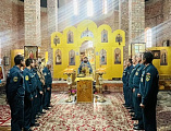В Никольском храме слободы Кашары совершили молебен перед иконой «Неопалимая Купина» для сотрудников МЧС