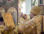 Преосвященнейший епископ Симон в день своего рождения возглавил Божественную литургию в Покровском кафедральном соборе города Шахты