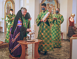 Накануне дня памяти благоверного святого великого князя Александра Невского Преосвященнейший епископ Симон совершил всенощное бдение в Александро-Невском храме г. Шахты