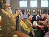 В дни Рождественского поста Преосвященнейший епископ Симон совершил архипастырский визит в храм Покрова Пресвятой Богородицы г. Красный Сулин