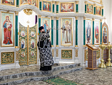 Преосвященнейший епископ Симон совершил Литургию Преждеосвященных Даров в храме святого благоверного князя Александра Невского города Шахты