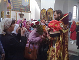 В день памяти великомученика Георгия Победоносца Божественную литургию в Покровском кафедральном соборе г. Шахты совершил почетный настоятель собора