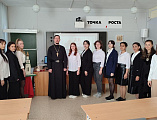 В Светлую седмицу священник принял участие в пасхальном школьном мероприятии