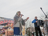 В прощеное воскресенье на Соборной площади города Шахты состоялись народные гуляния, посвященные Масленице