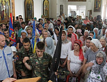 Традиционный крестный ход в память о святой семье Царственных страстотерпцев прошел от храма святителя Николая посёлка Аютинский к Покровскому кафедральному собору г. Шахты