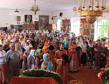 В день храмового праздника Преосвященнейший епископ Симон возглавил праздничную Божественную литургию в храме Пантелеимона Целителя г. Миллерово и совершил диаконскую хиротонию