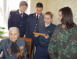 Кадеты Миллеровского казачьего кадетского техникума поздравили ветерана Великой Отечественной войны Наталью Ивановну Лучко с 73 годовщиной великой Победы