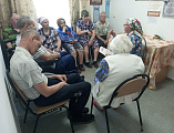 Занятие по Закону Божьему прошло в доме престарелых поселка Садовый