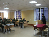 Беседа с военнослужащими и молебен прошли в воинской части №3433