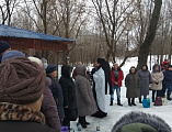 В праздник Крещения Господня в поселке ГРЭС г. Шахты иеромонах Варнава (Максименко) совершил чин освящения воды