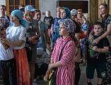 1 июня на территории Покровского кафедрального собора г. Шахты для детей инвалидов и инвалидов с ментальными расстройствами прошел мастер-класс по написанию картин на пленэре