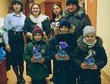В день Святого Рождества детям из нуждающихся семей вручены подарки в Покровском соборе города Шахты