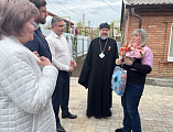 Епископ Симон посетил семьи погибших воинов СВО