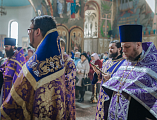 В Четверг Страстной седмицы Преосвященнейший епископ Симон совершил Божественную литургию святителя Василия Великого в Покровском кафедральном соборе г. Шахты